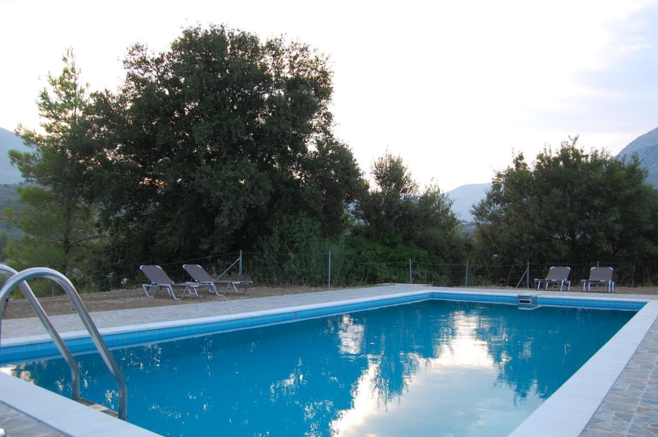 Blue Lagoon Villa Poros  ภายนอก รูปภาพ