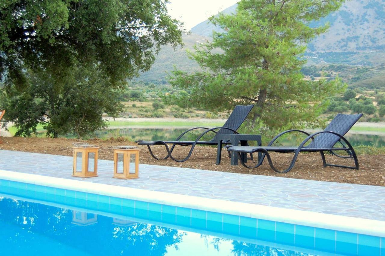 Blue Lagoon Villa Poros  ภายนอก รูปภาพ