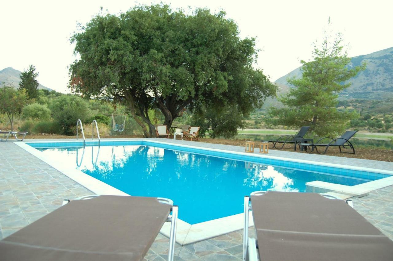 Blue Lagoon Villa Poros  ภายนอก รูปภาพ
